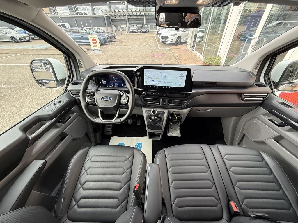 Ford Tourneo Custom 2025