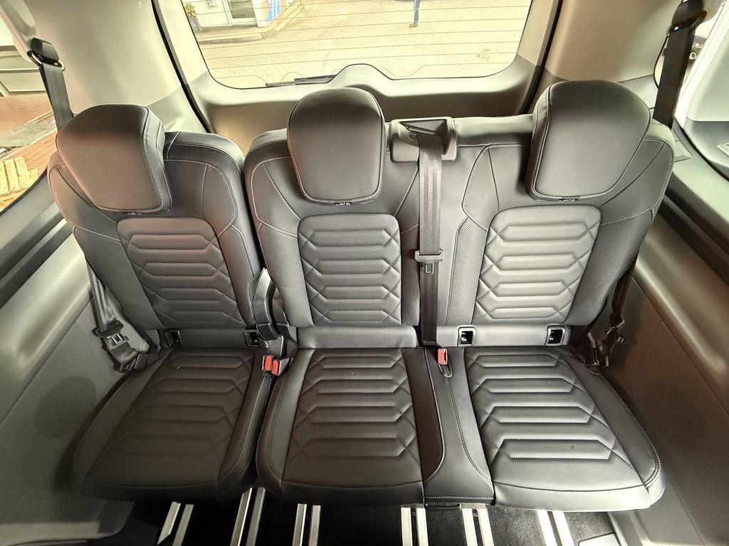 Ford Tourneo Custom 2025