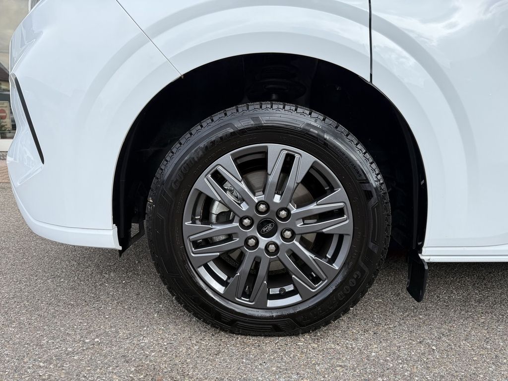 Ford Tourneo Custom 2025