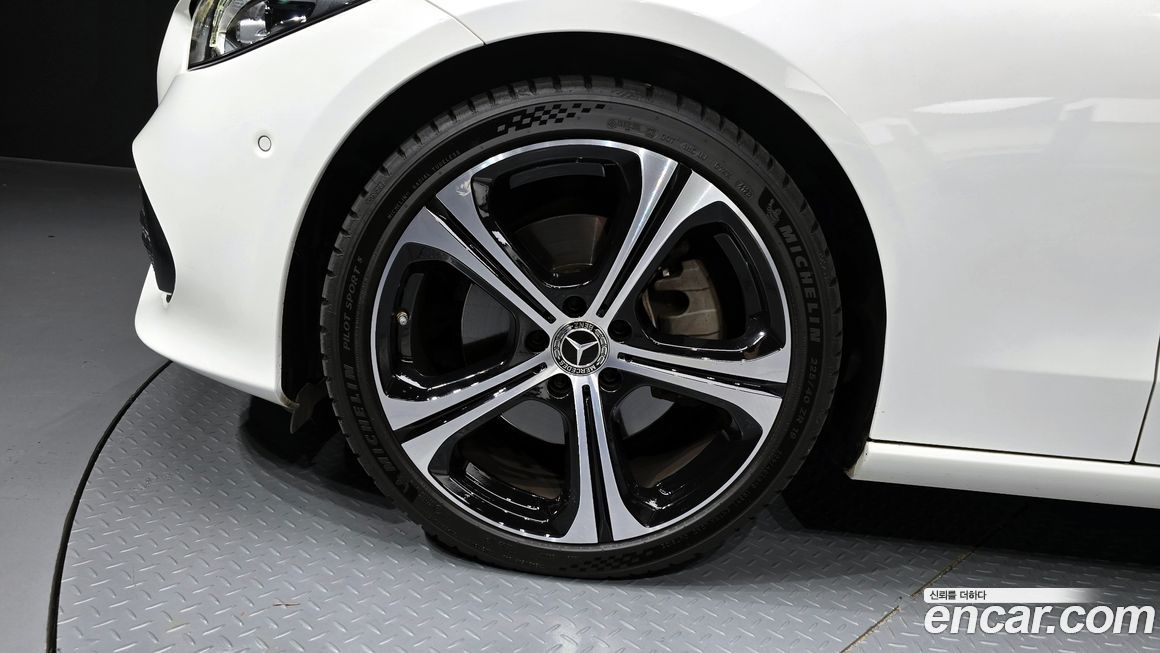 Mercedes-Benz C-Class 2023