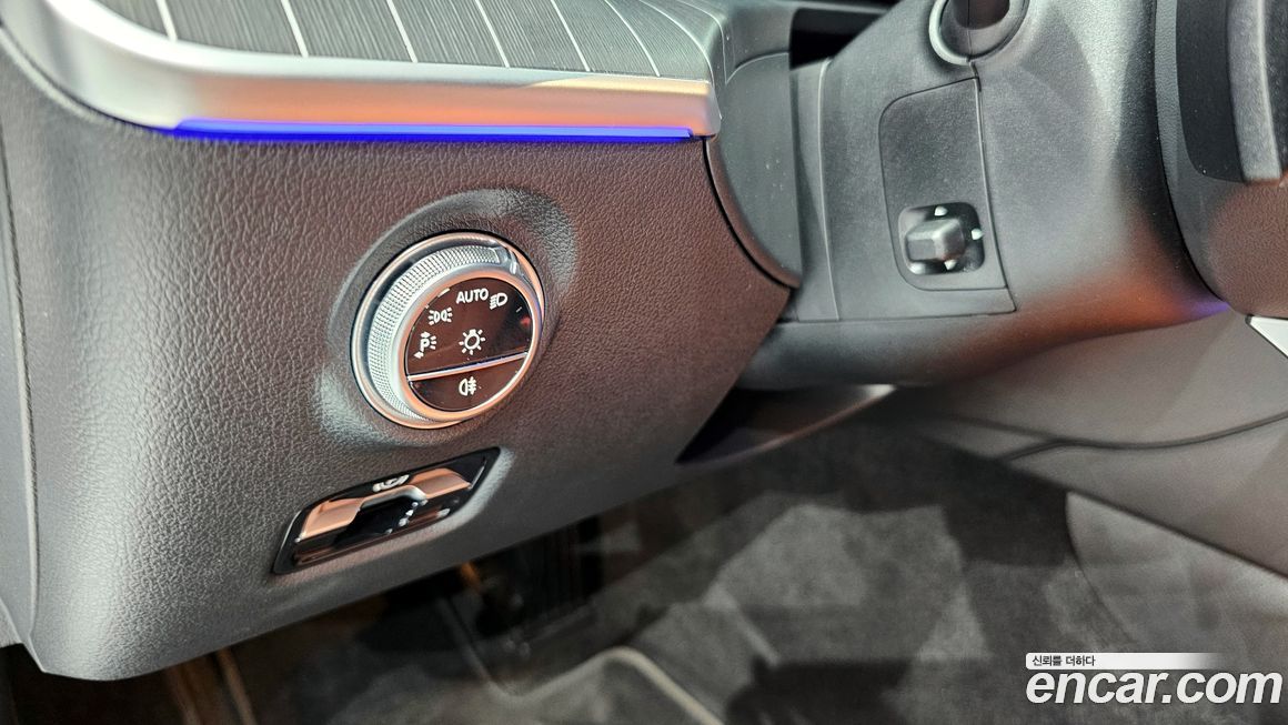 Mercedes-Benz C-Class 2023