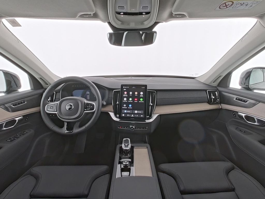 Volvo XC90 2025