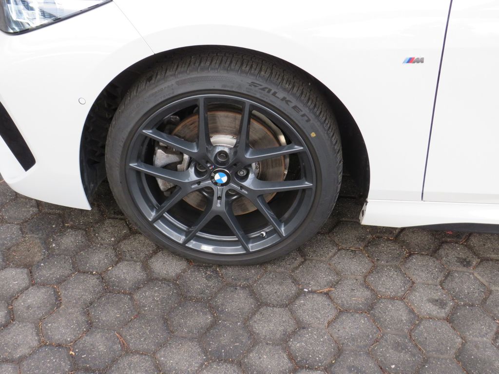 BMW 220 2024