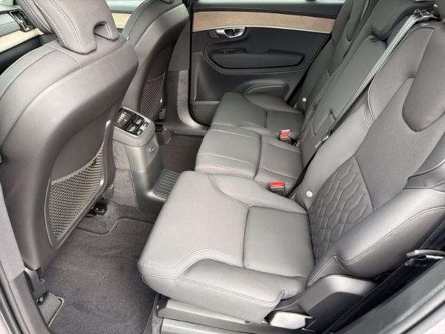Volvo XC90 2025