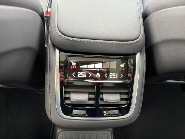 Volvo XC90 2025