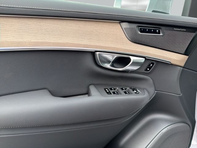 Volvo XC90 2025