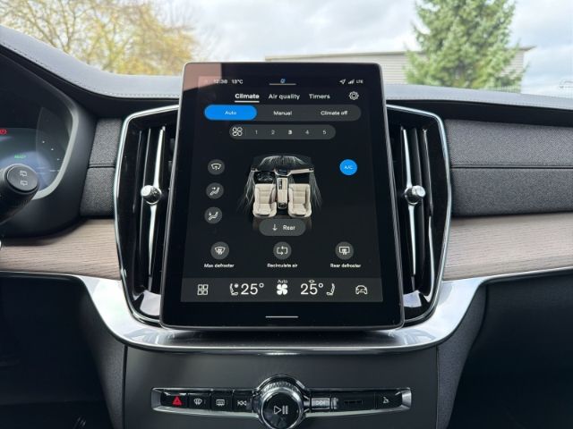 Volvo XC90 2025