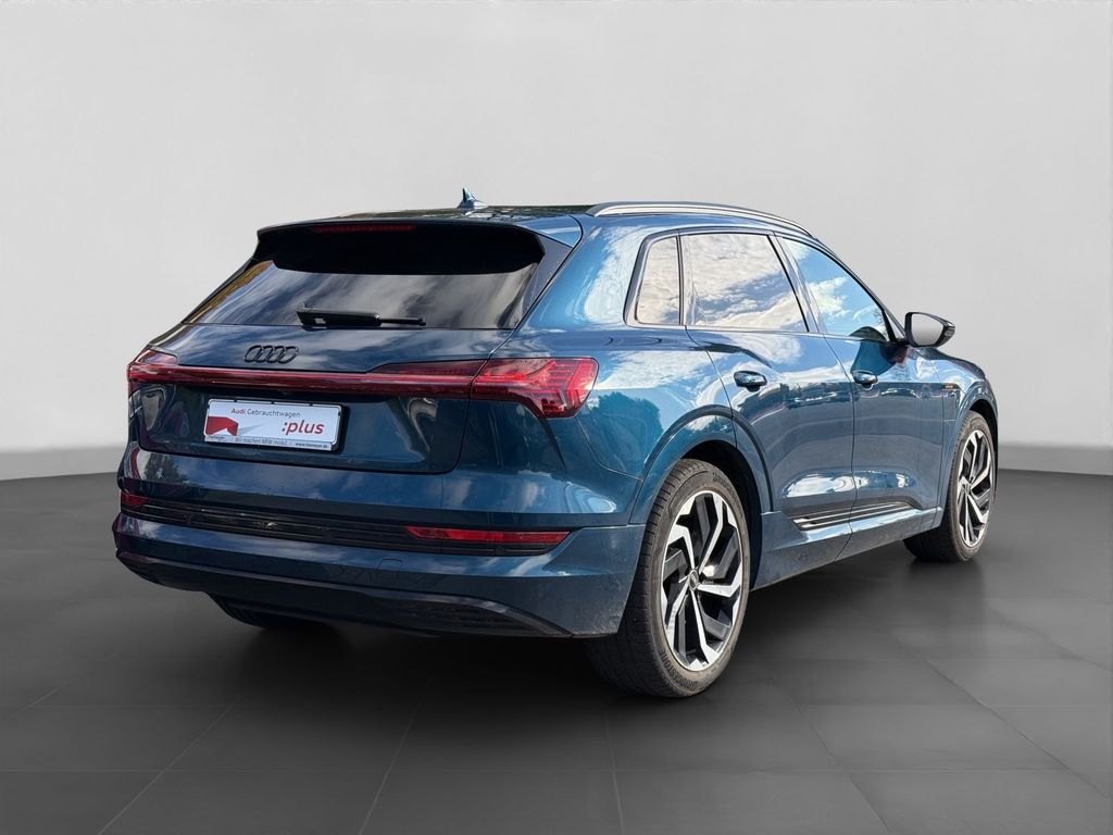 Audi e-tron 2022