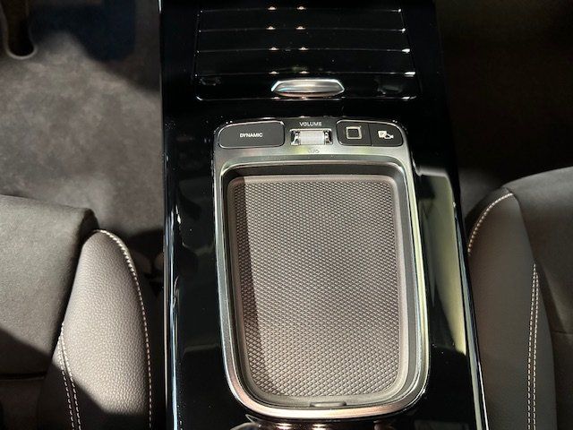 Mercedes-Benz CLA 200 2025