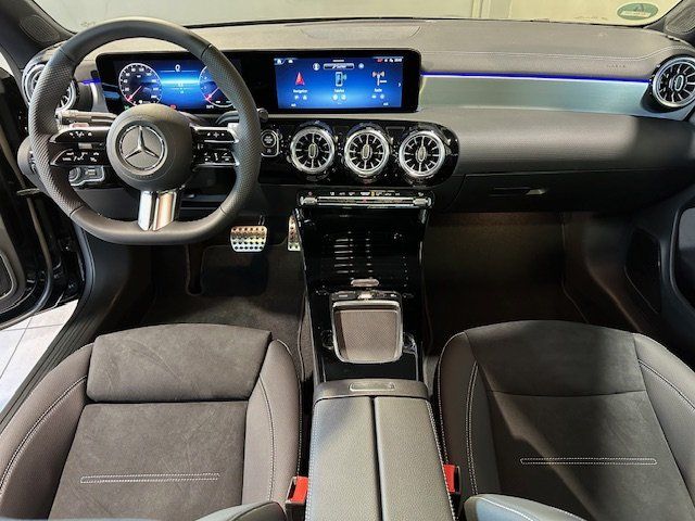 Mercedes-Benz CLA 200 2025