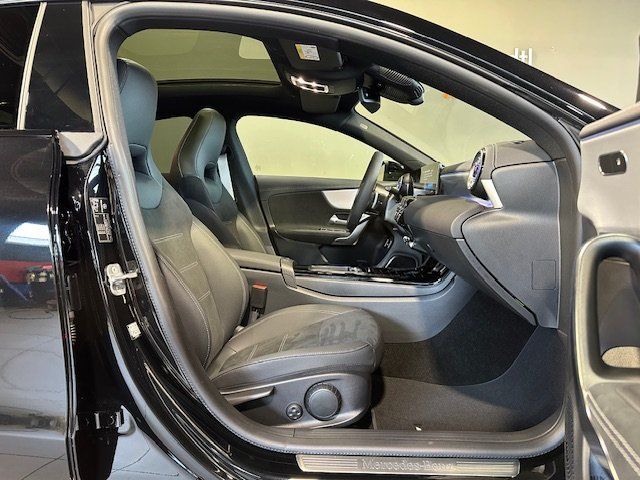 Mercedes-Benz CLA 200 2025