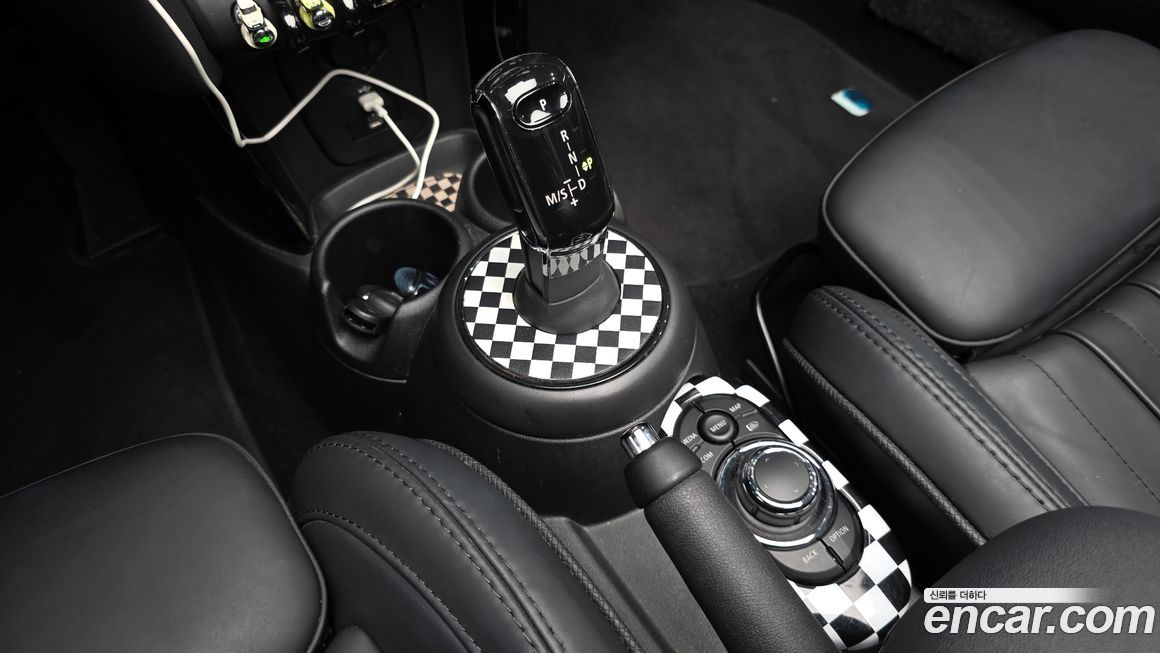 Mini Cooper Convertible 2023