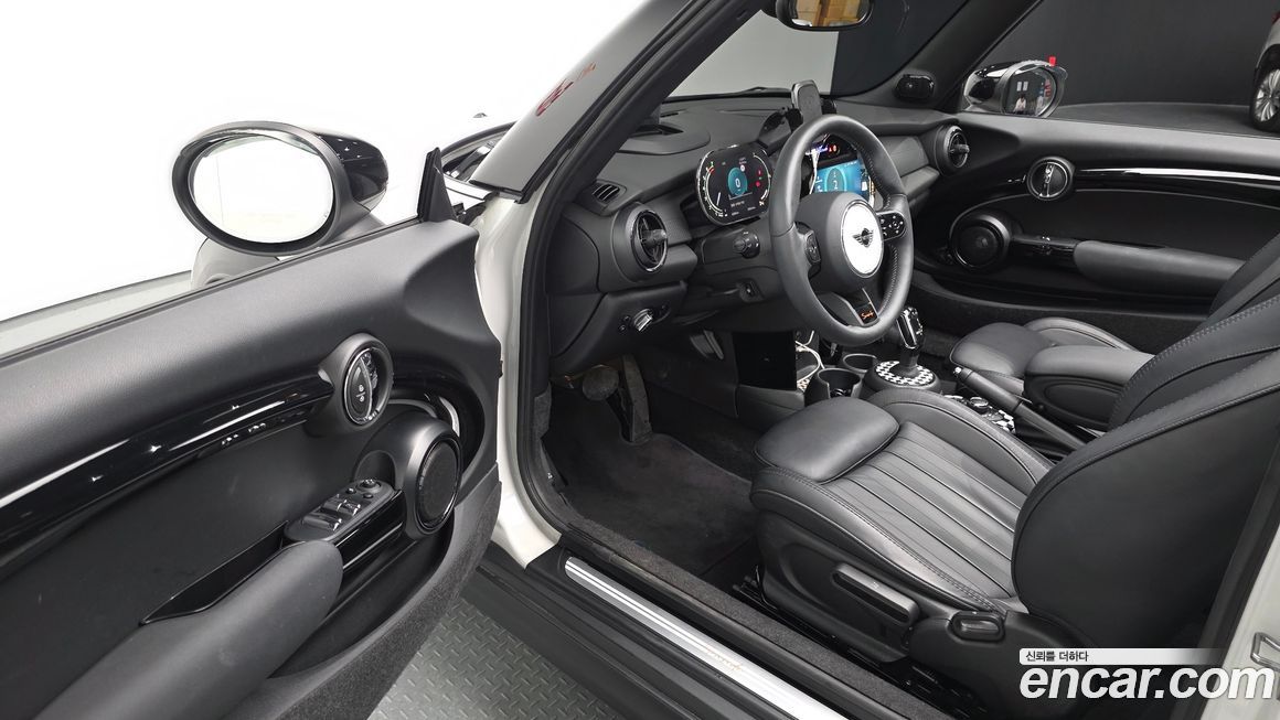 Mini Cooper Convertible 2023