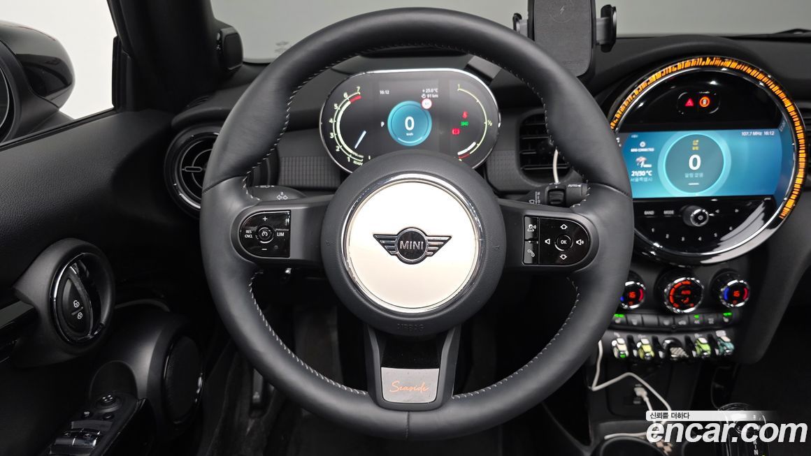 Mini Cooper Convertible 2023