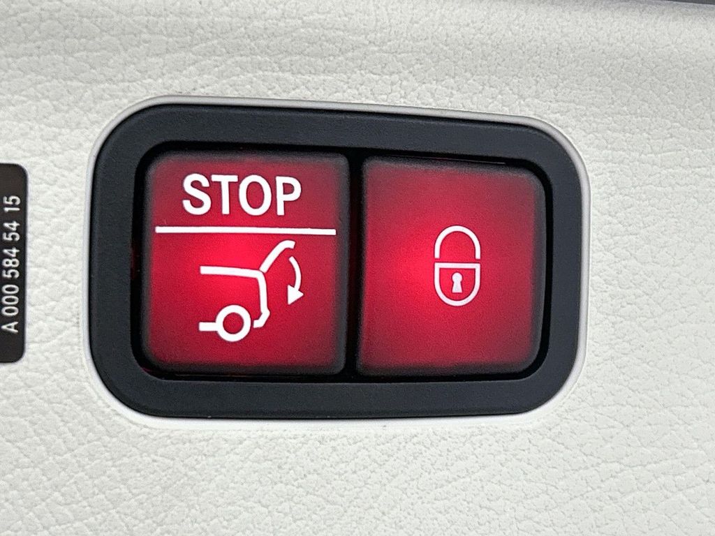 Mercedes-Benz EQS SUV 2023