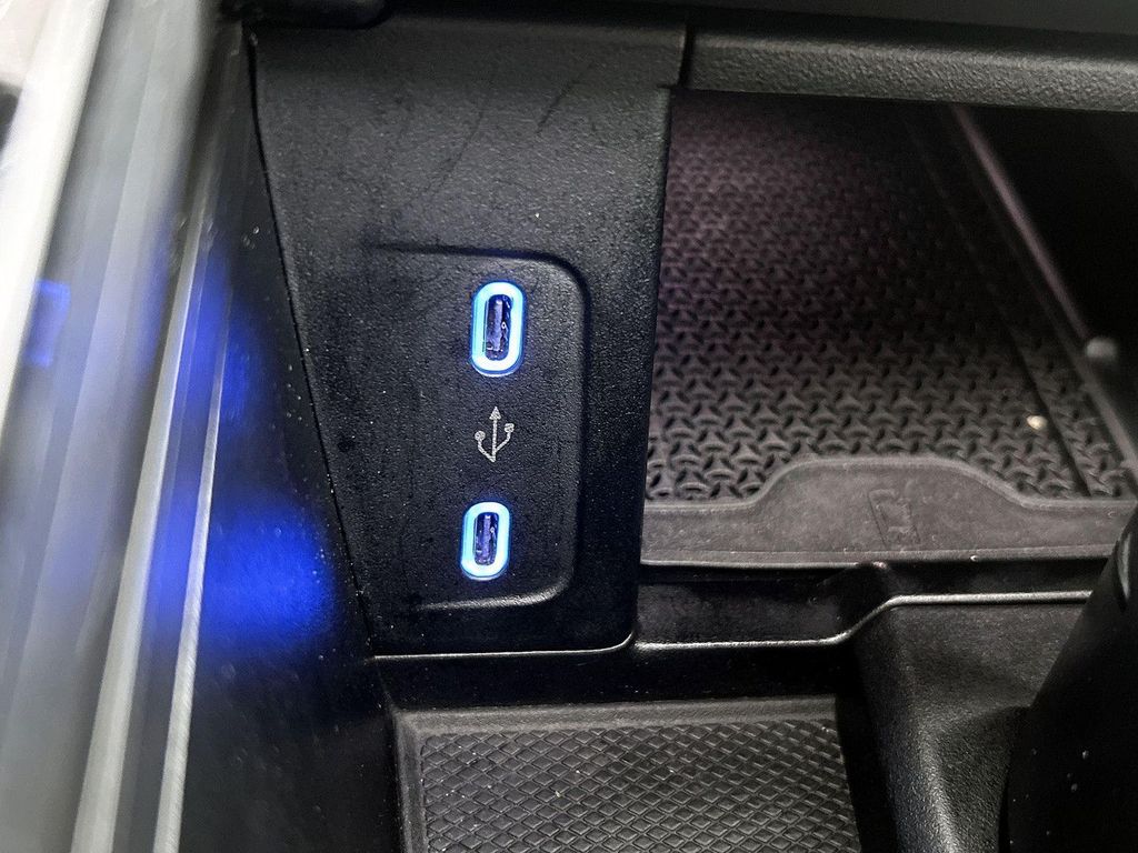 Mercedes-Benz EQS SUV 2023