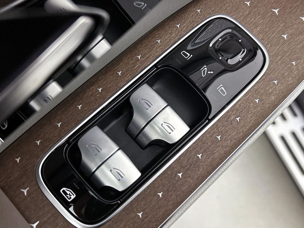 Mercedes-Benz EQS SUV 2023