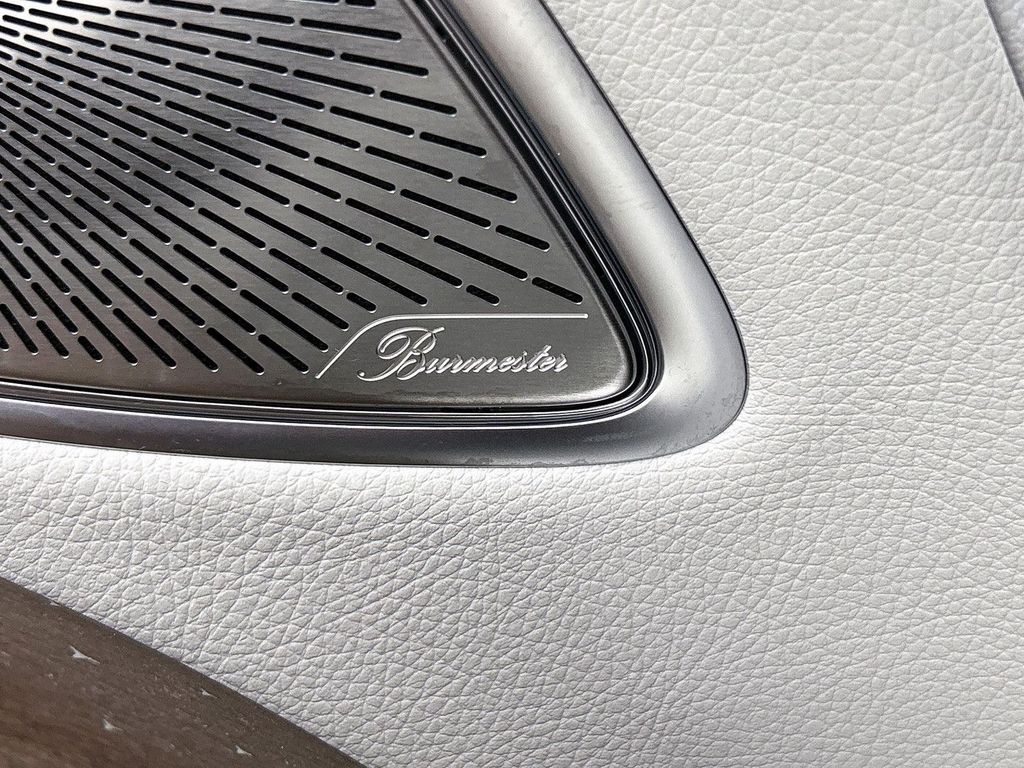 Mercedes-Benz EQS SUV 2023