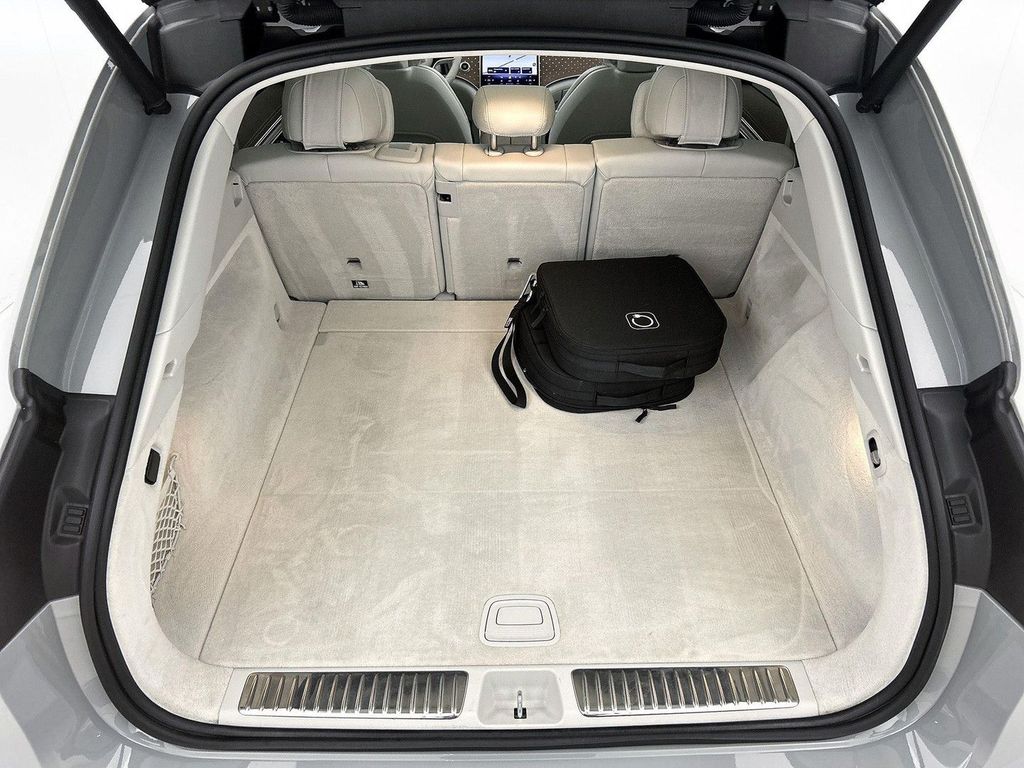 Mercedes-Benz EQS SUV 2023