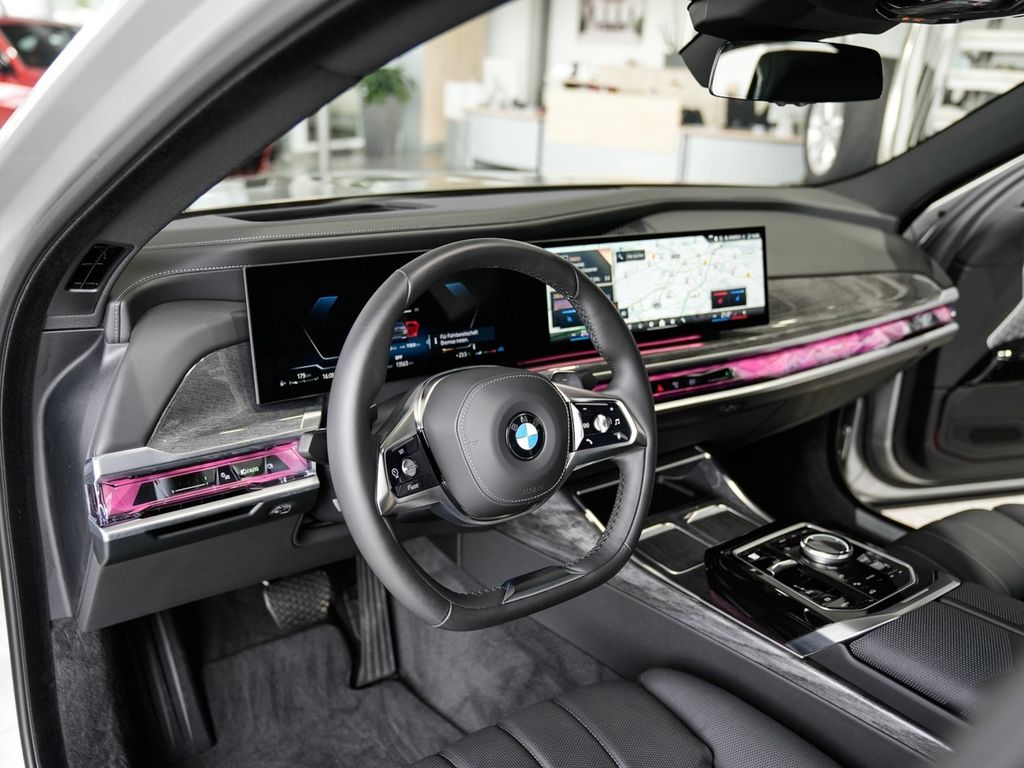 BMW 740 2024