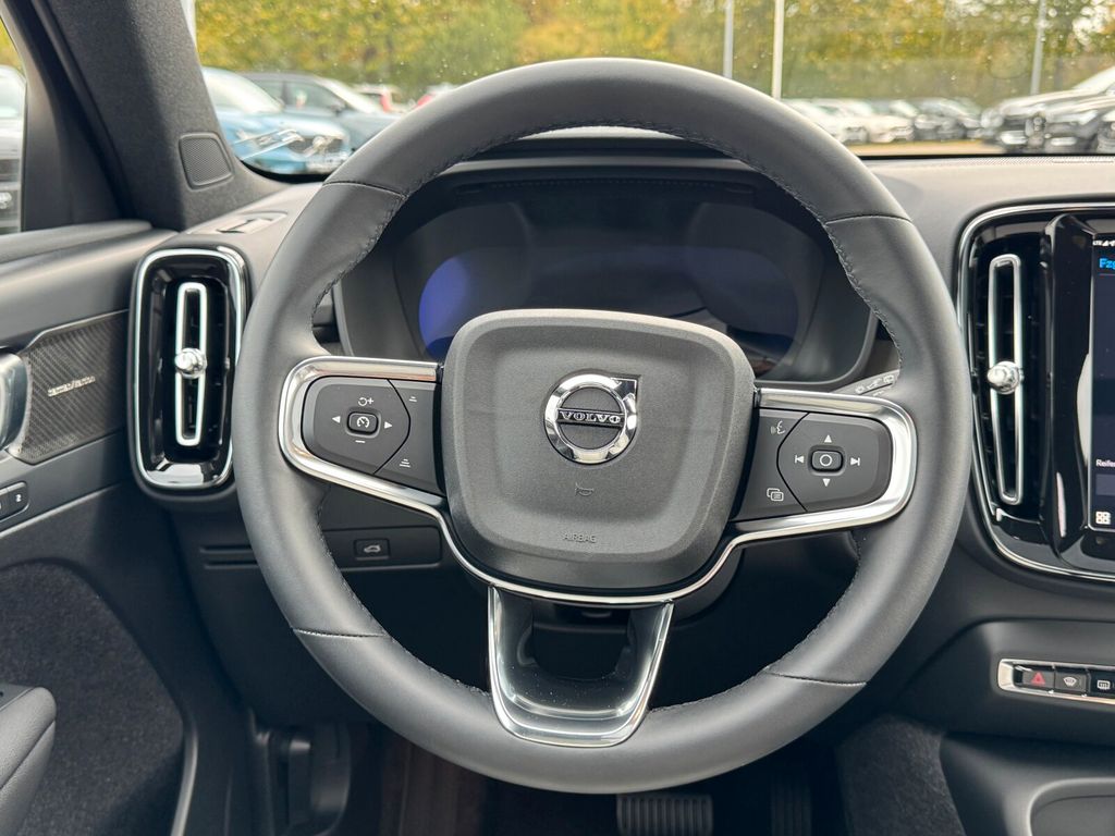Volvo EX40 2024