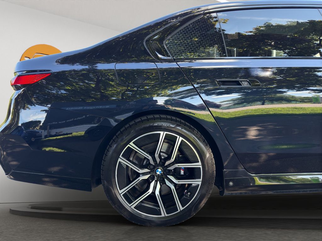 BMW i7 2023