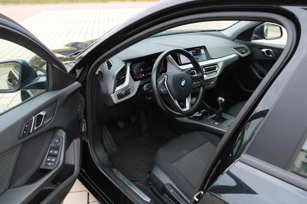 BMW 118 2022