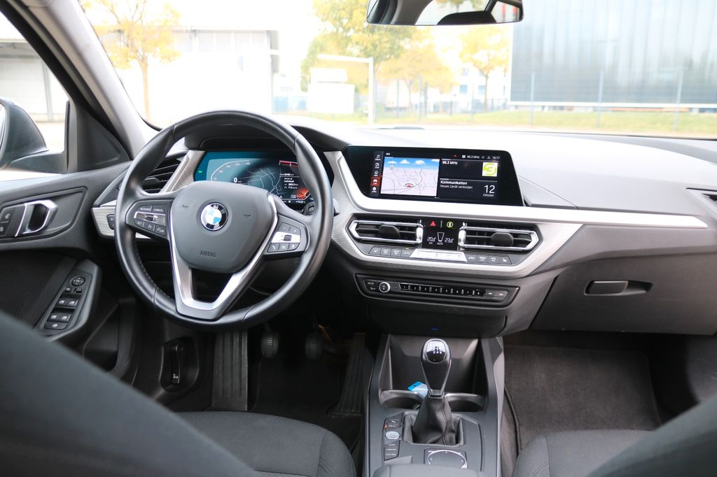 BMW 118 2022