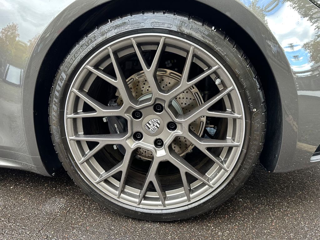 Porsche 911 2023