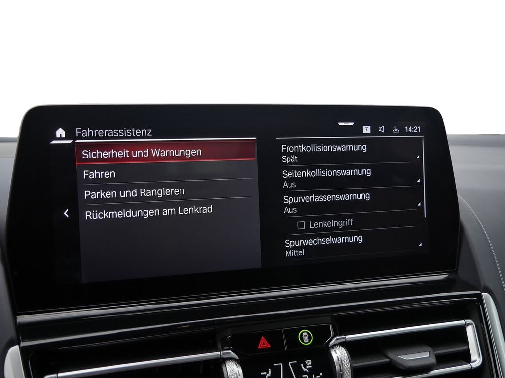 BMW M8 2025