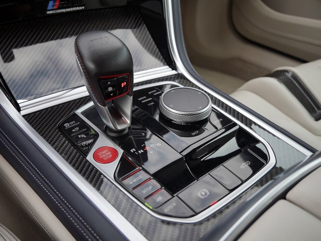 BMW M8 2025