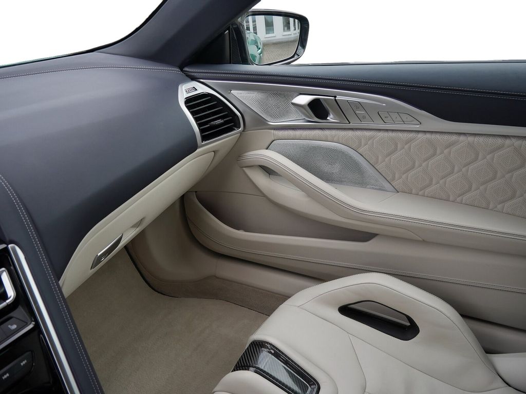 BMW M8 2025