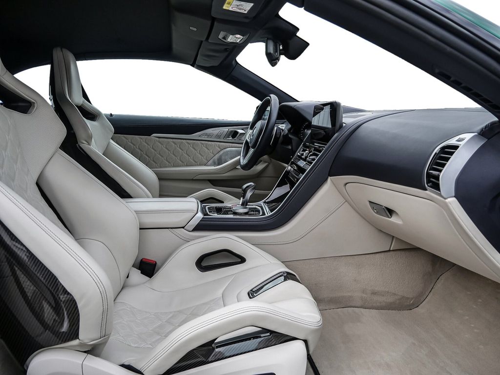BMW M8 2025