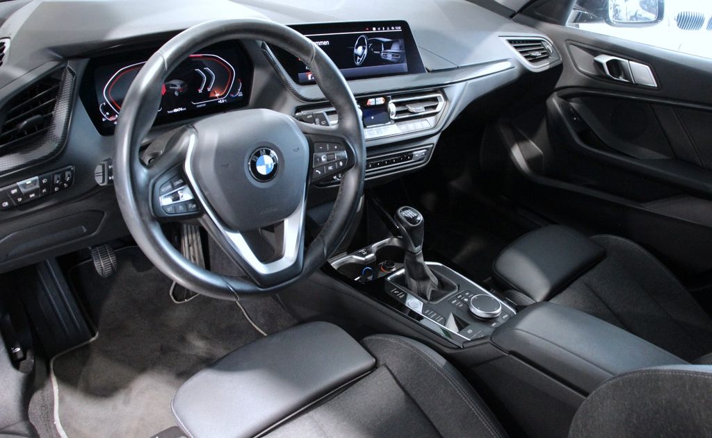 BMW 118 2021