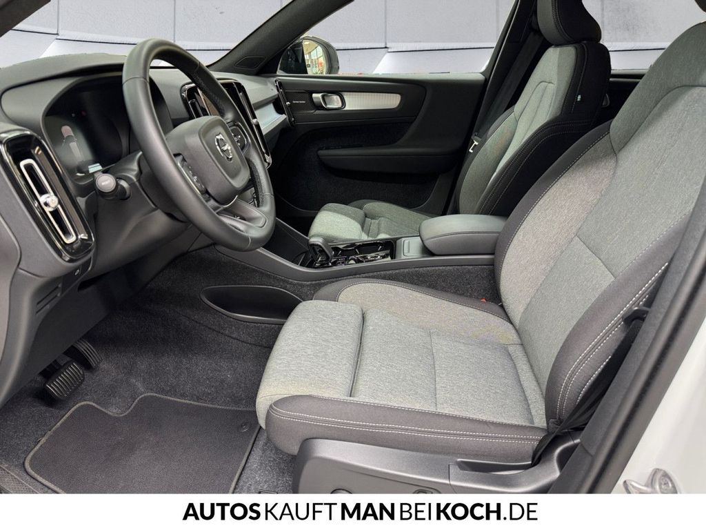 Volvo XC40 2025