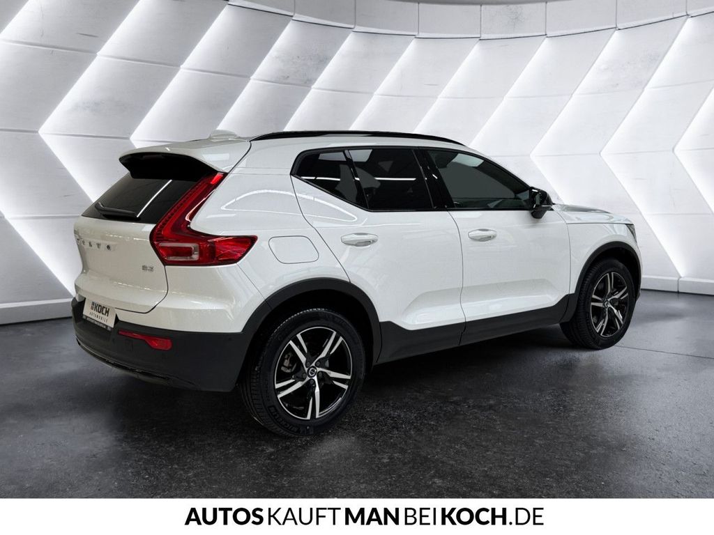 Volvo XC40 2025