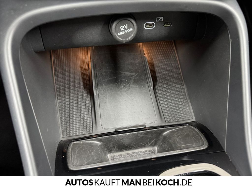 Volvo XC40 2025