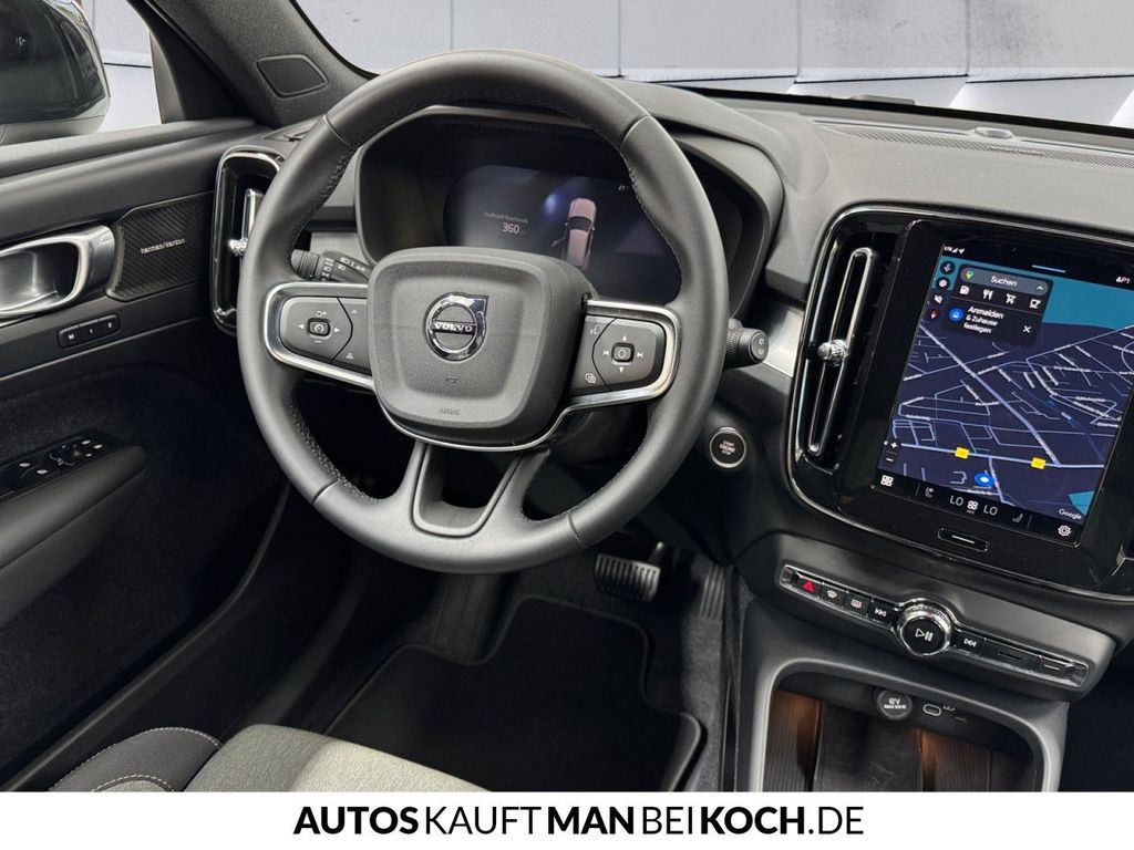 Volvo XC40 2025