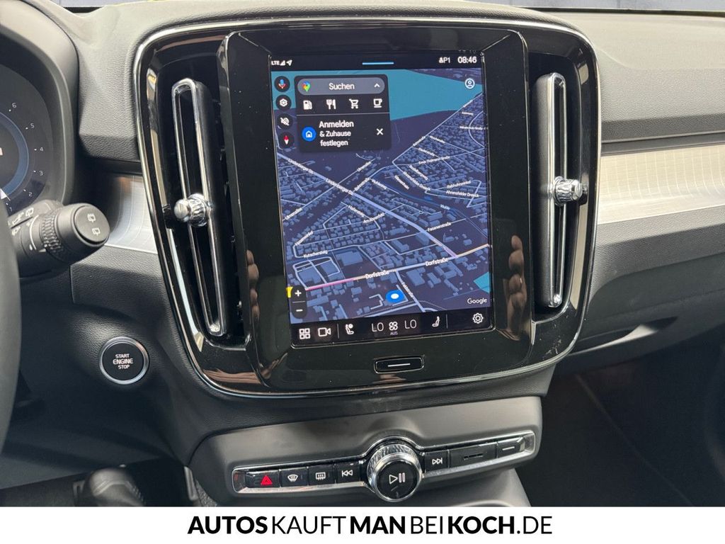 Volvo XC40 2025