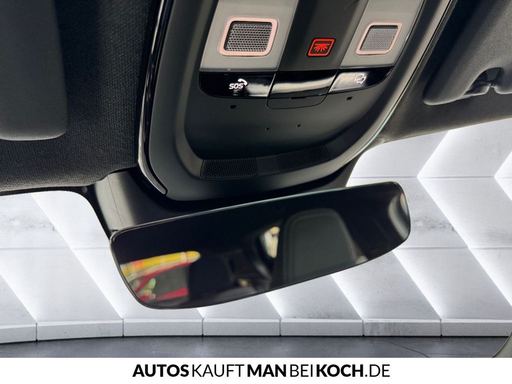 Volvo XC40 2025