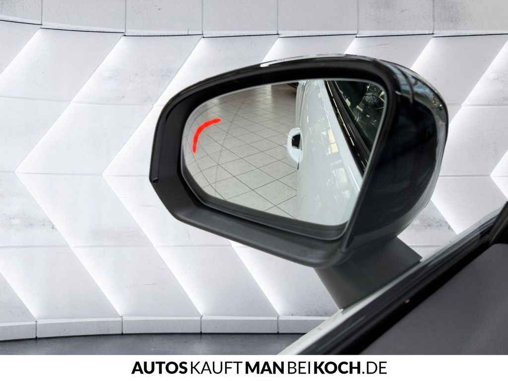 Volvo XC40 2025