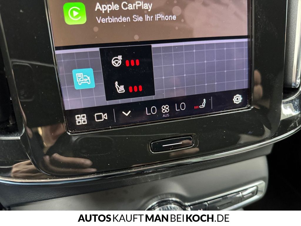 Volvo XC40 2025