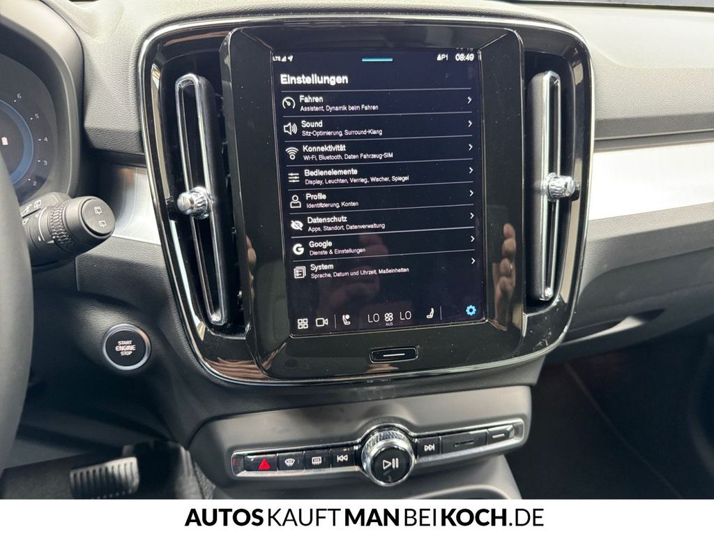 Volvo XC40 2025