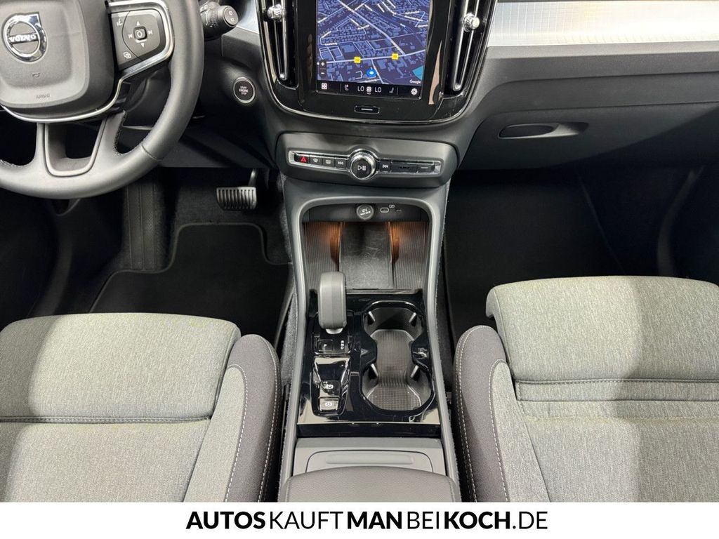 Volvo XC40 2025
