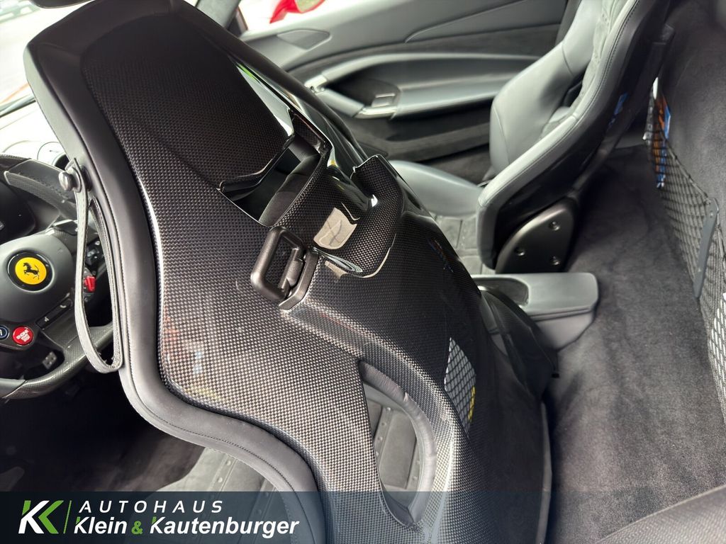 Ferrari F8 2022