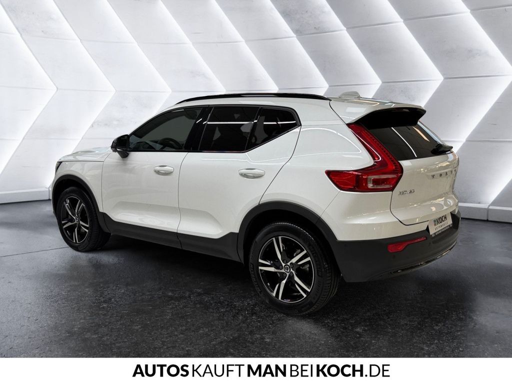 Volvo XC40 2025