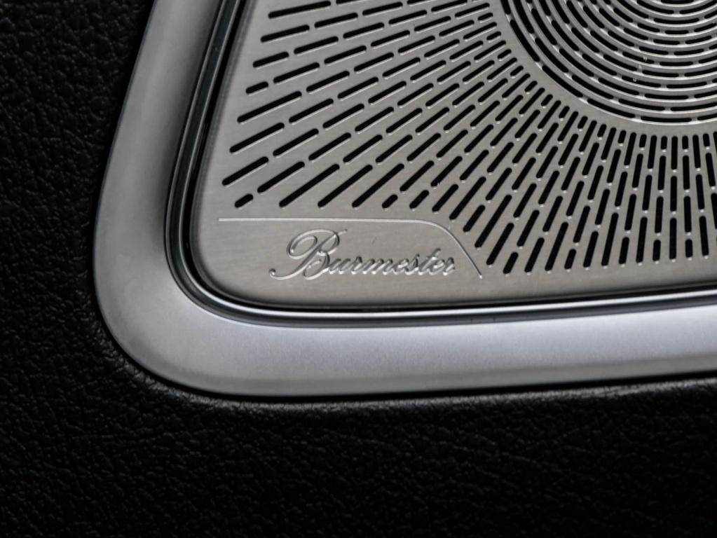 Mercedes-Benz C 300 2025