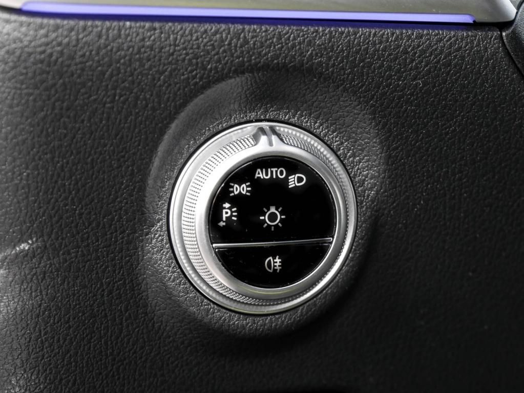 Mercedes-Benz C 300 2025