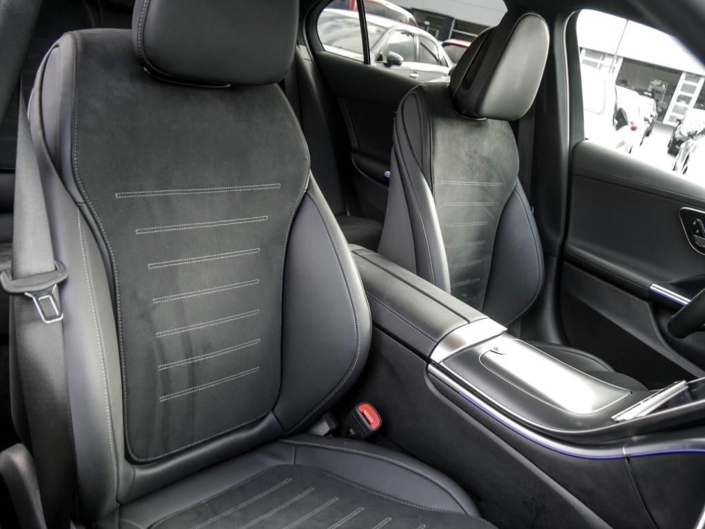 Mercedes-Benz C 300 2025