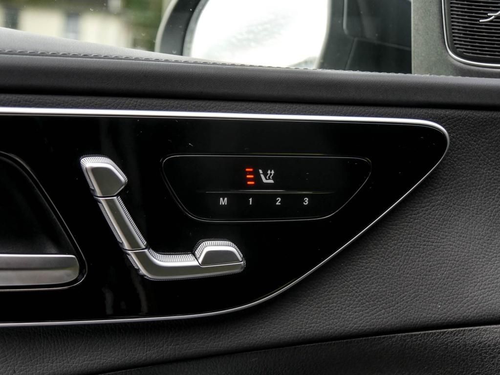 Mercedes-Benz C 300 2025